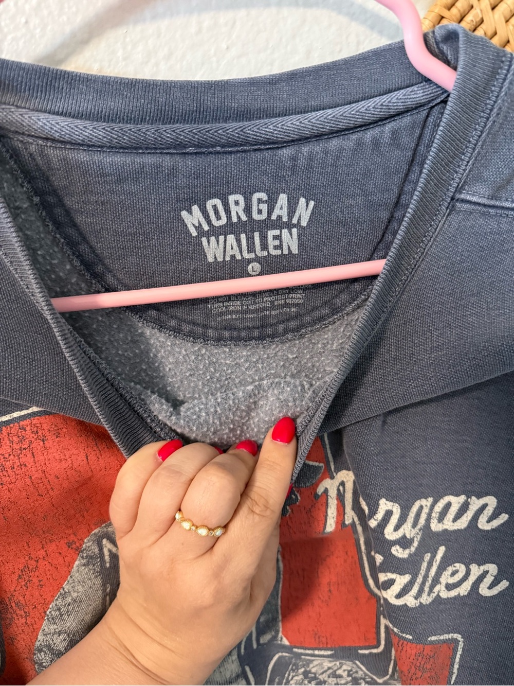 Authentic Morgan Wallen Crewneck Blue Graphic Crewneck Sweater - Picture 2 of 4